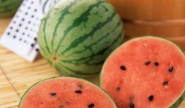 吃瓜是什么意思.52每日大瓜视频,52每日大瓜视频带你领略娱乐圈风云变幻